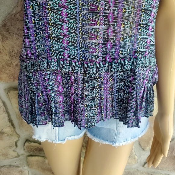 AMERICAN EAGLE | Sheer Multi-Colored Peplum Tank - Picture 4 of 8